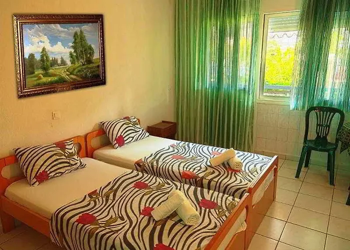 Artemis Apartman *