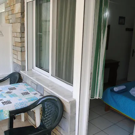 Artemis Apartament *