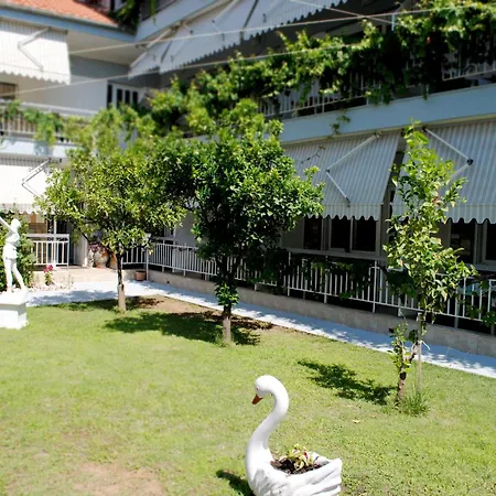 Artemis Apartament *