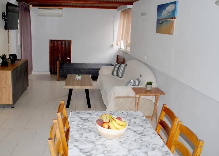 Apartament Artemis *