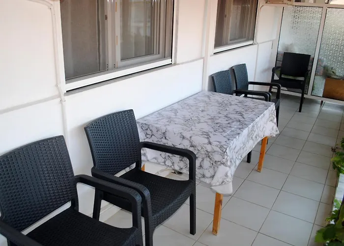 Artemis Apartament *